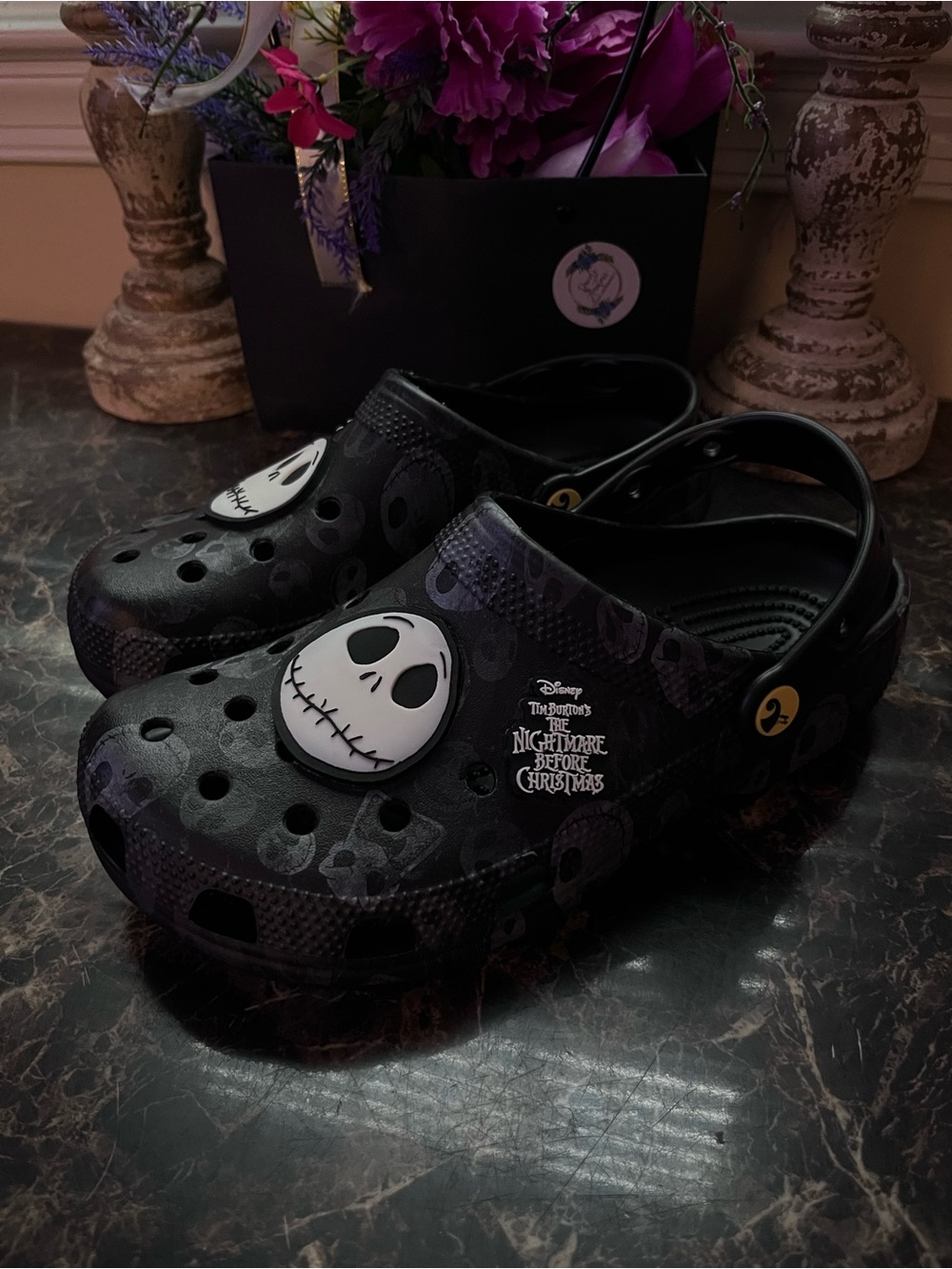 Crocs X Disney
Night Before Christmas
Classic Clogs
Size 7 Men/9 Women